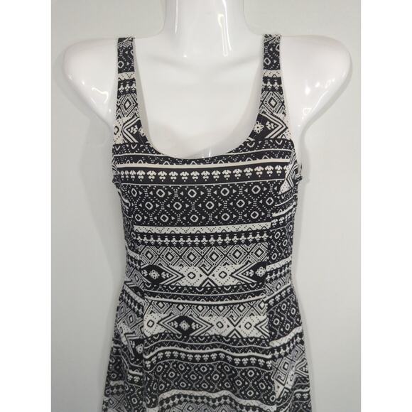 H&M Divided Black & White Scooped Neck Sleeveless Mini Jersey Dress Size 4 - Picture 4 of 10